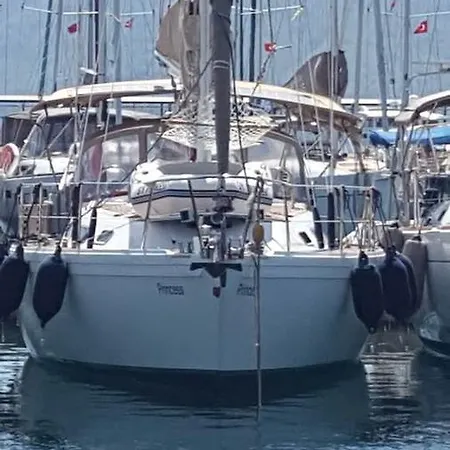 보트호텔 Sailboat 말마리스